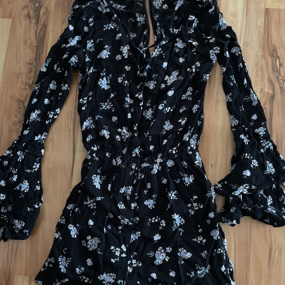Long sleeve Floral Hollister Romper